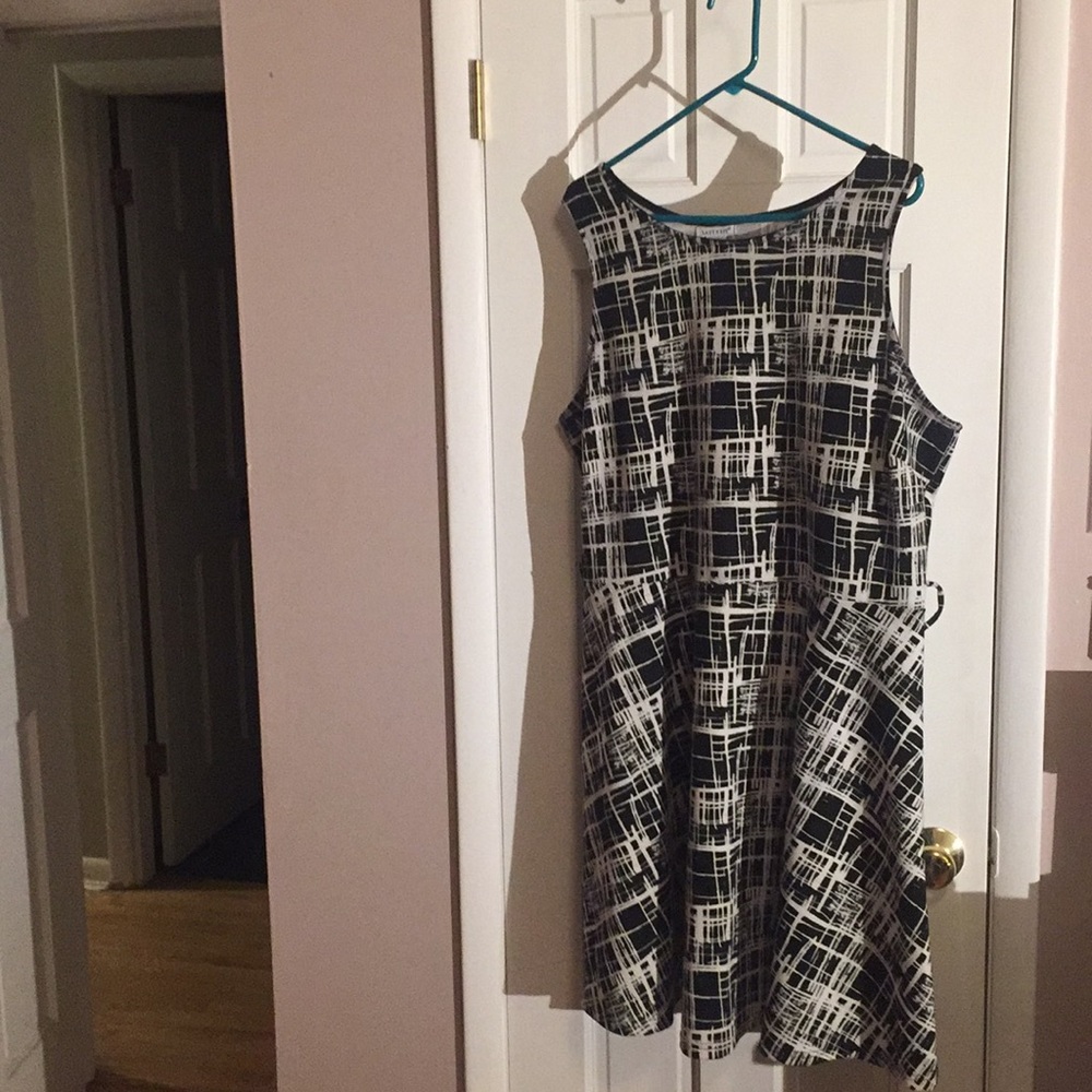 Latest Exit Print Style Dress W/Cinched Waist